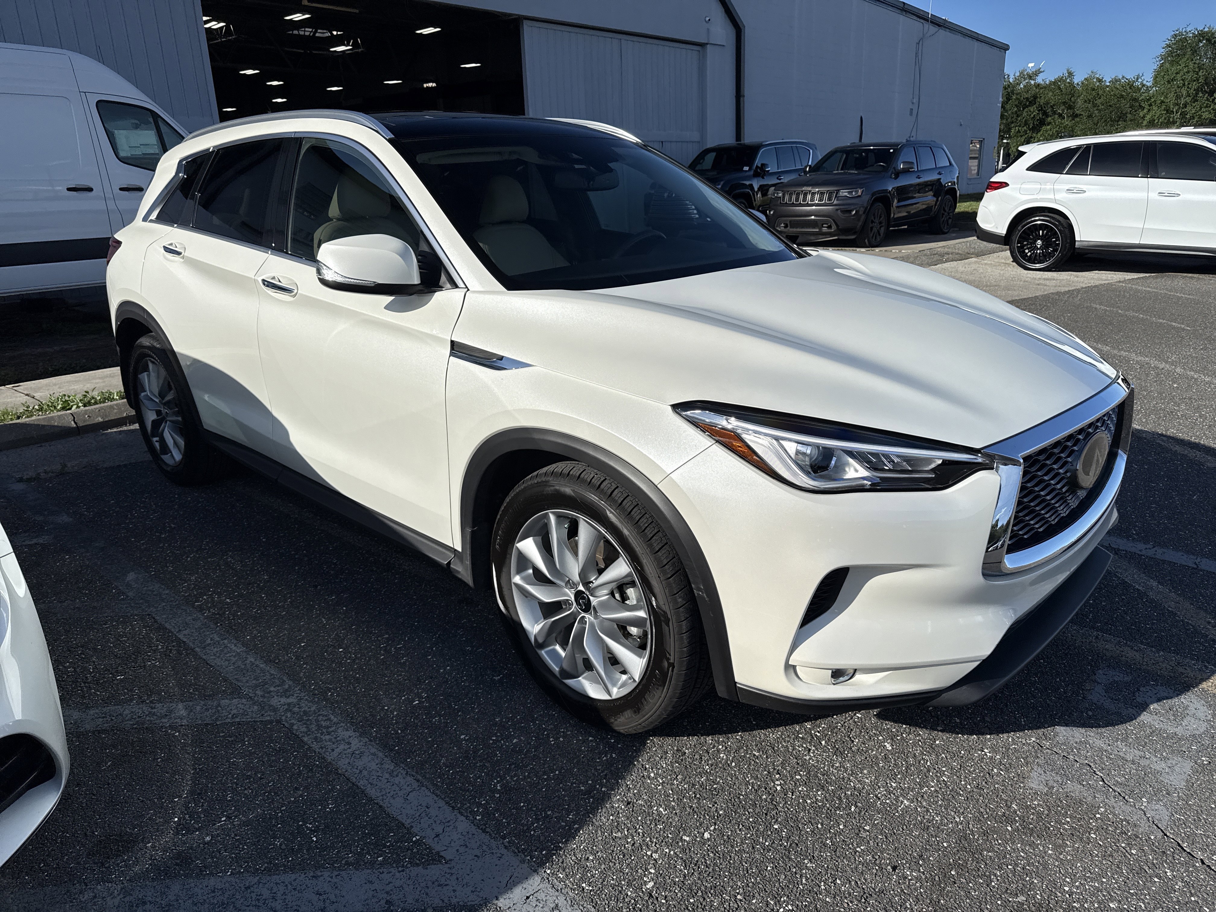 Used 2021 INFINITI QX50 Luxe w/ Cargo Package FWD image 2