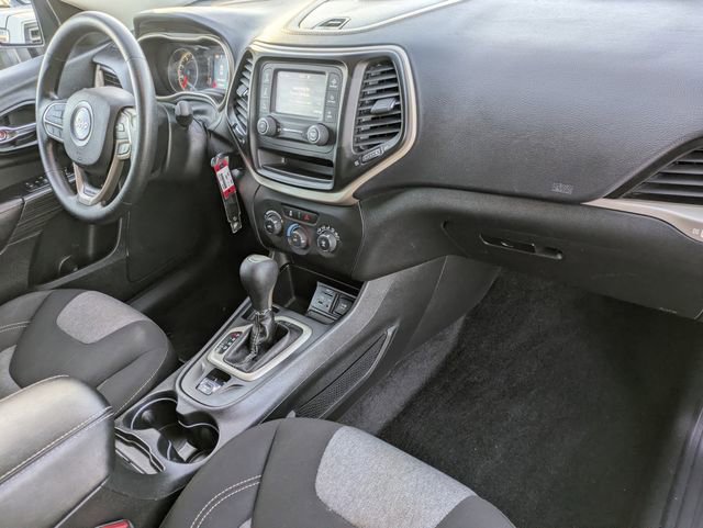 Used 2017 Jeep Cherokee Sport image 30
