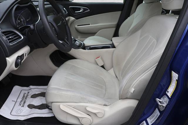 Used 2015 Chrysler 200 Limited FWD image 11