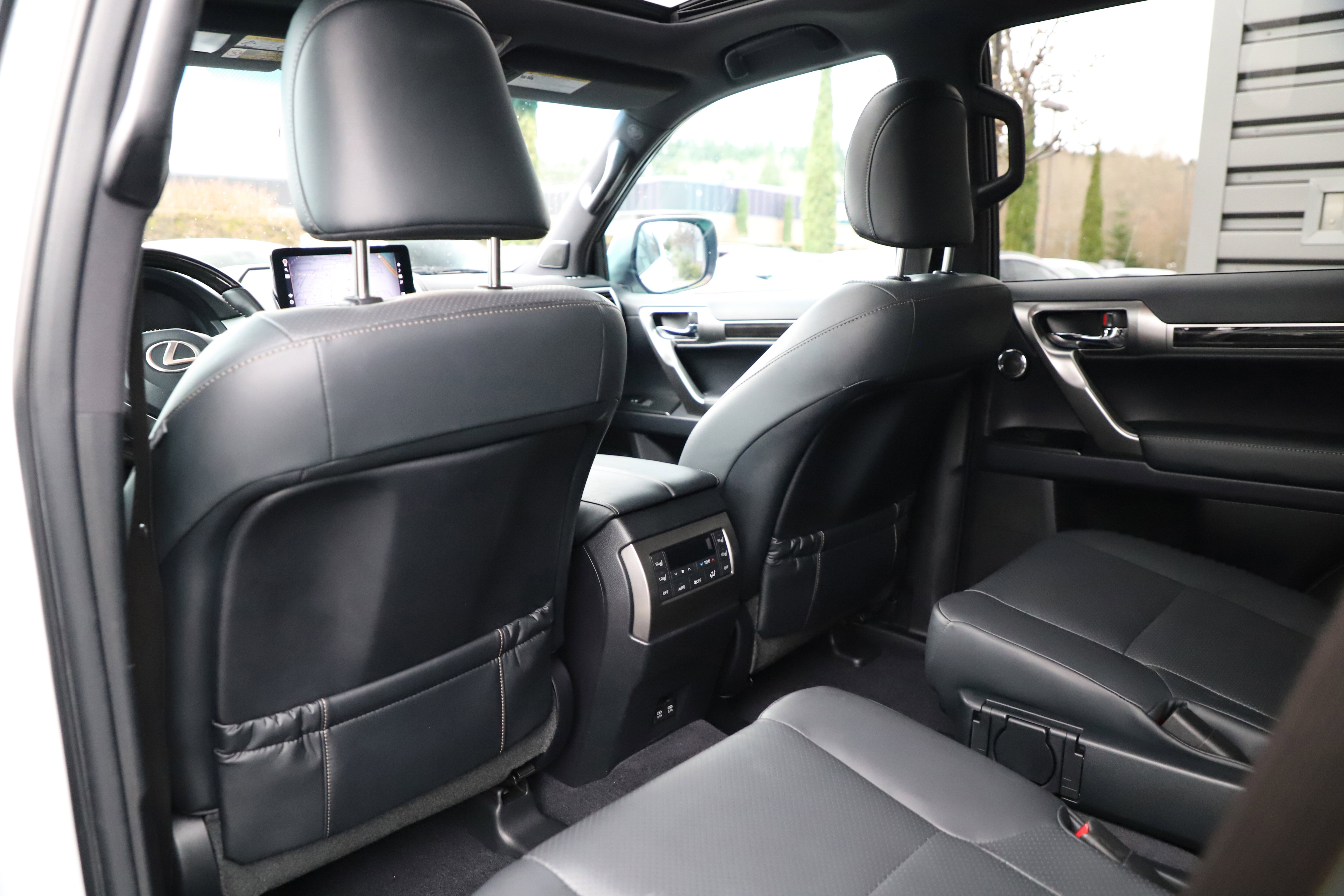 Used 2022 Lexus GX 460 Luxury w/ Sport Design Package image 14