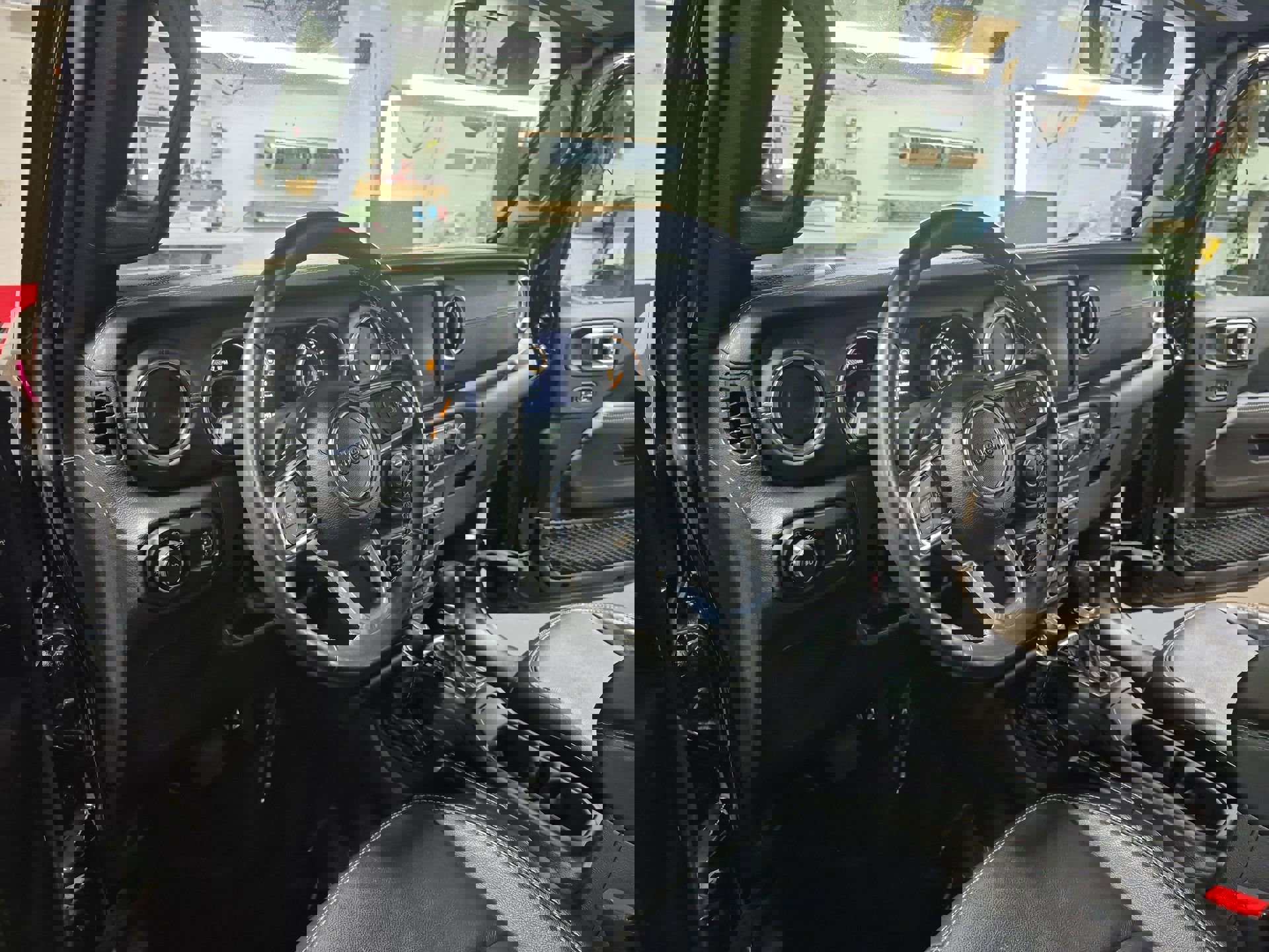 Used 2023 Jeep Wrangler Sahara w/ Cold Weather Group image 11