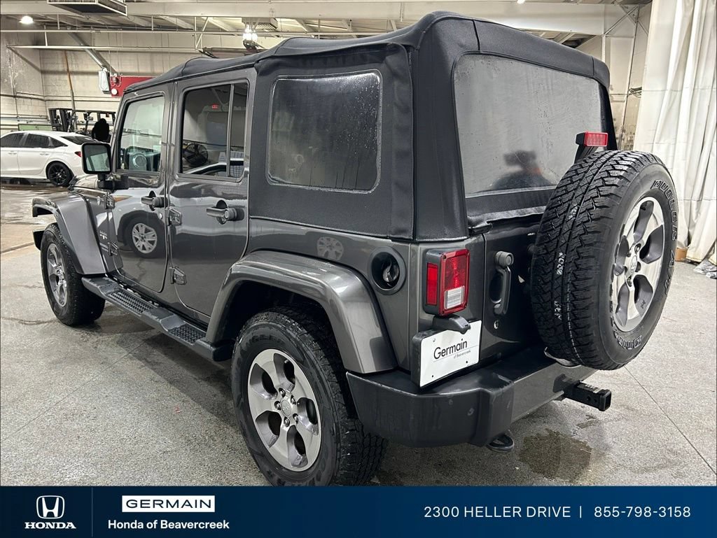Used 2016 Jeep Wrangler Unlimited Sahara w/ Dual Top Group AWD/4WD image 6