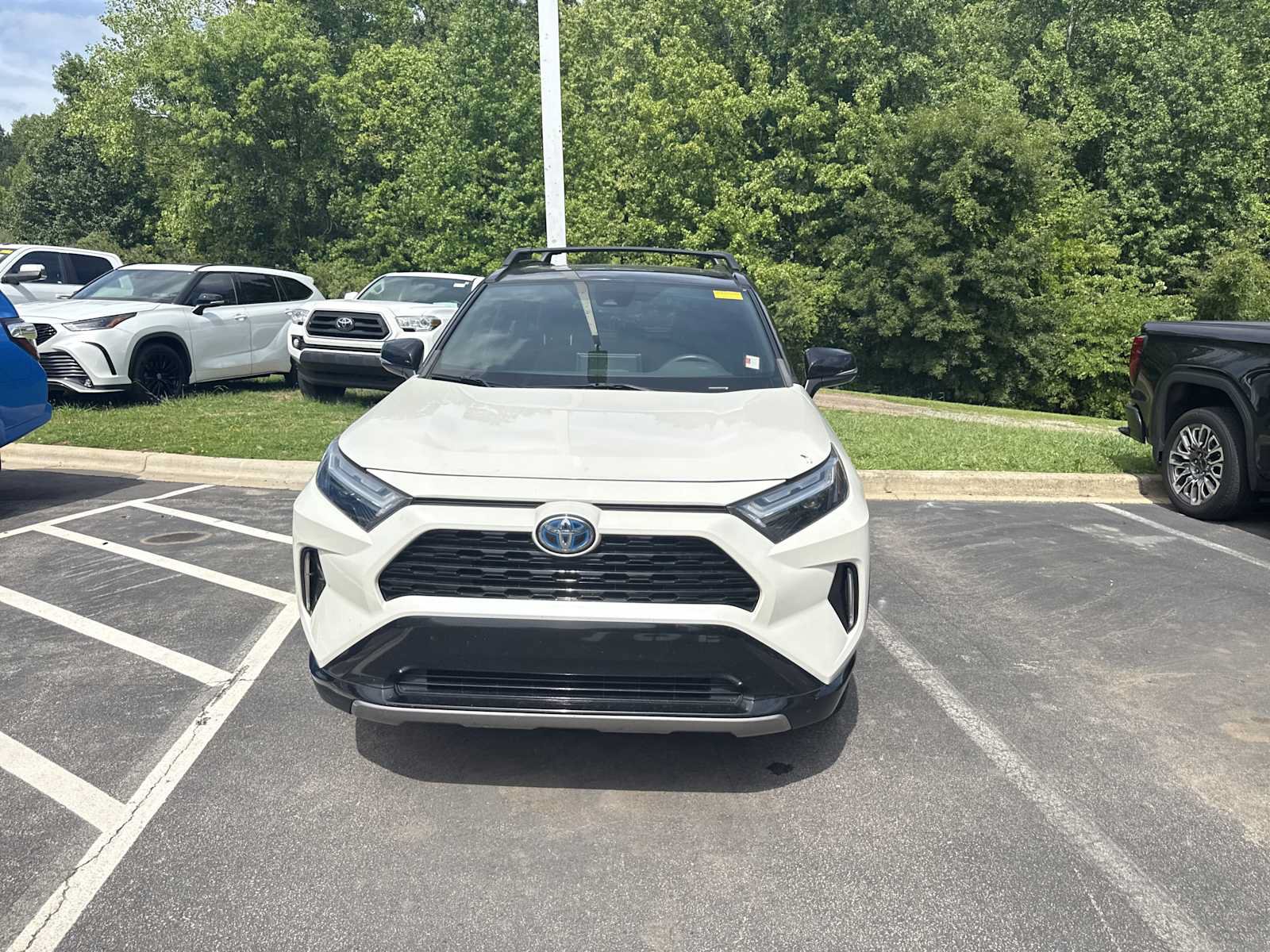 Used 2022 Toyota RAV4 XSE AWD/4WD image 38