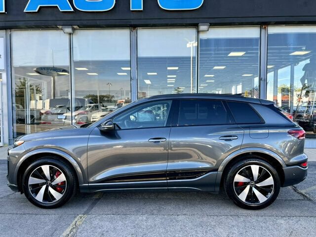 Used 2025 Audi SQ6 e-tron Premium Plus w/ Premium Plus AWD/4WD image 32