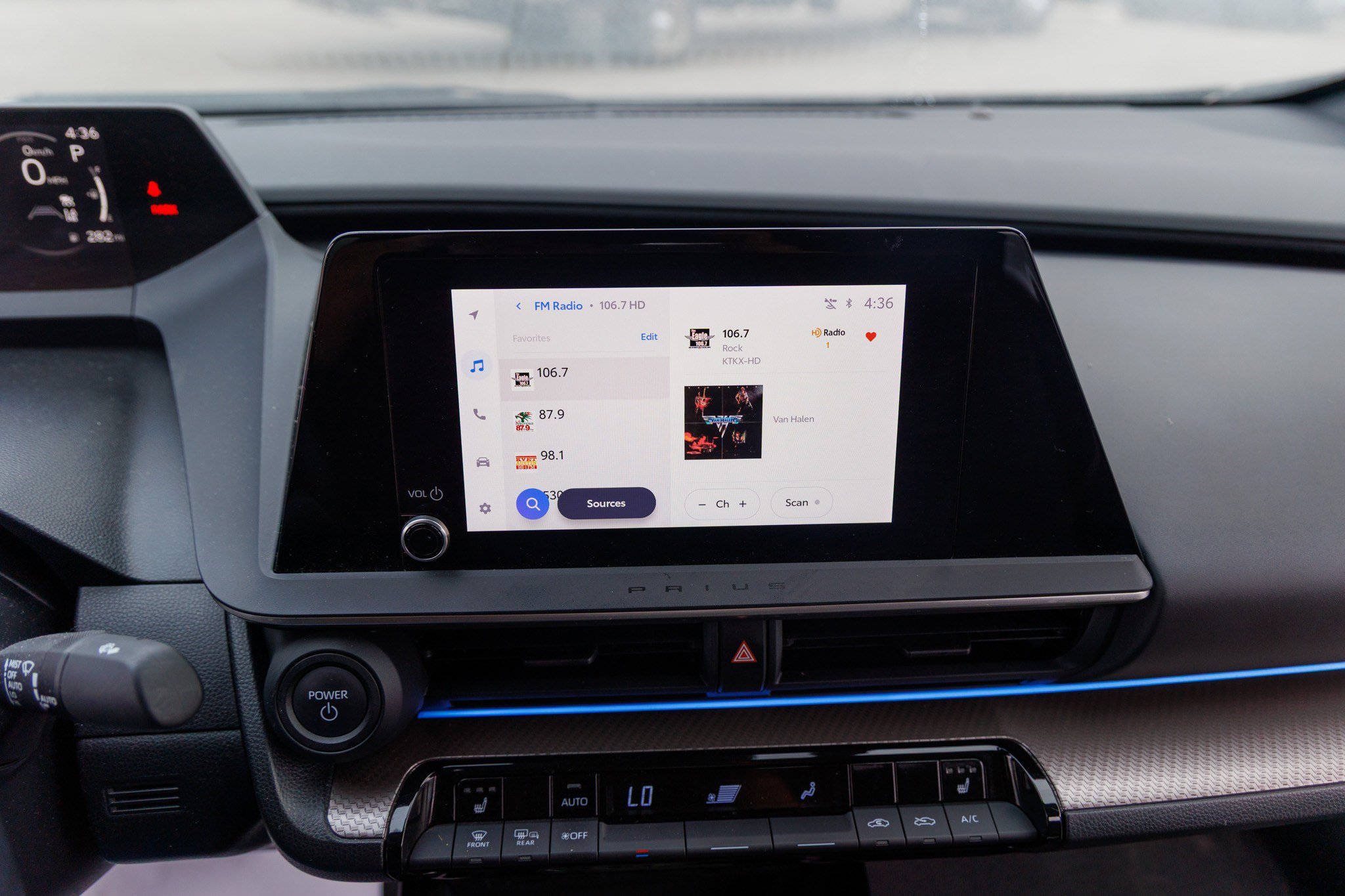 Used 2024 Toyota Prius XLE image 22