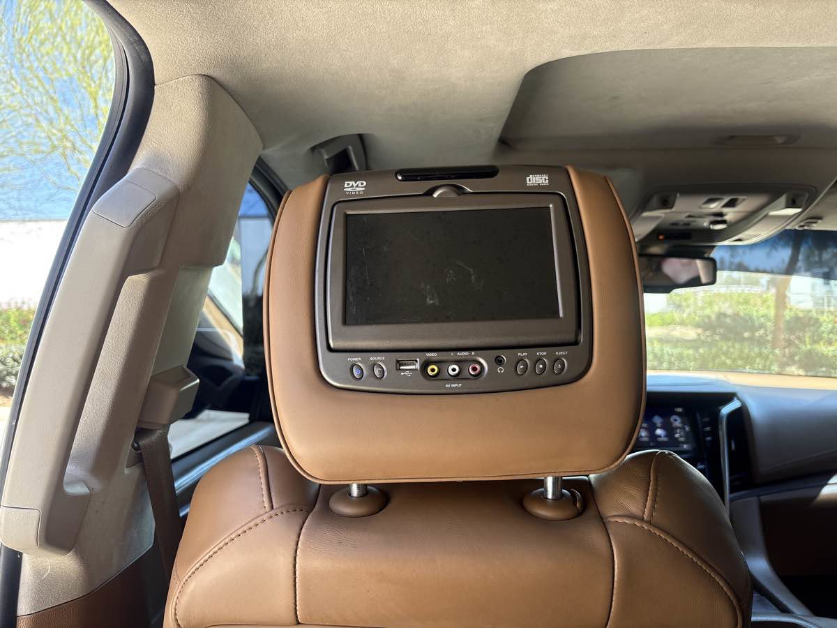 Used 2016 Cadillac Escalade Platinum image 16