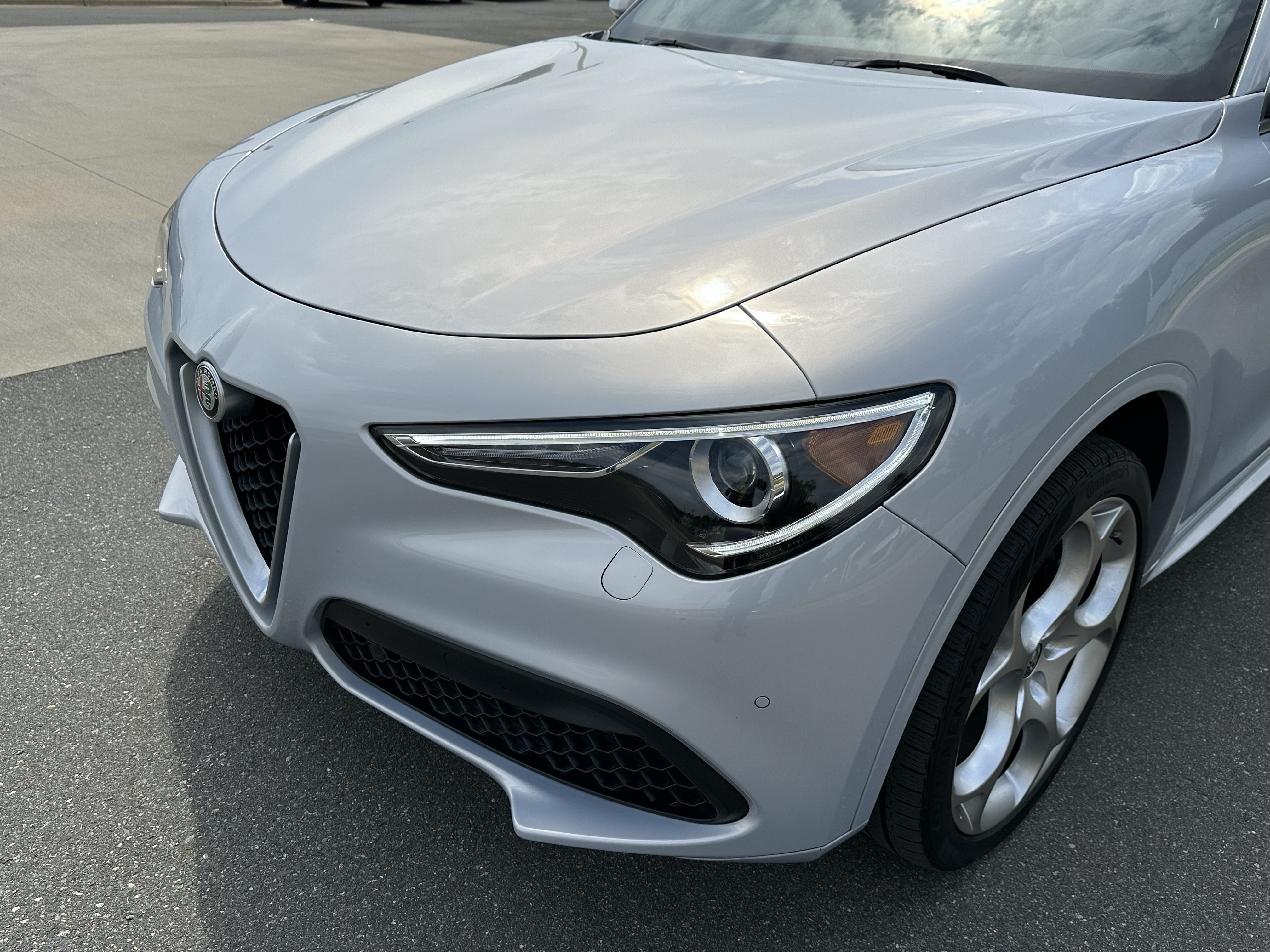 Used 2023 Alfa Romeo Stelvio Ti Lusso w/ Quick Order Package 22X Lusso AWD/4WD image 11