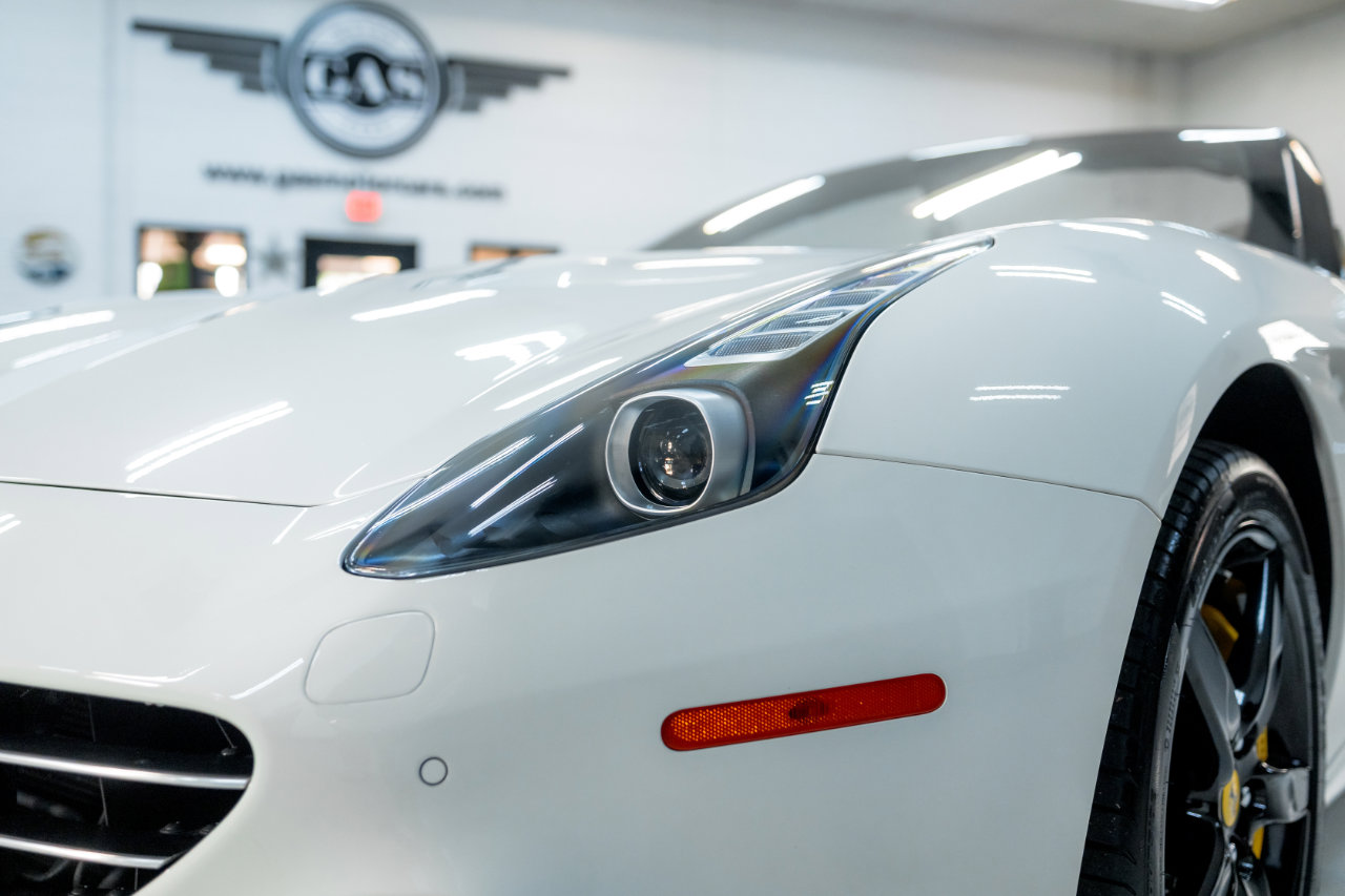 Used 2016 Ferrari California T image 16
