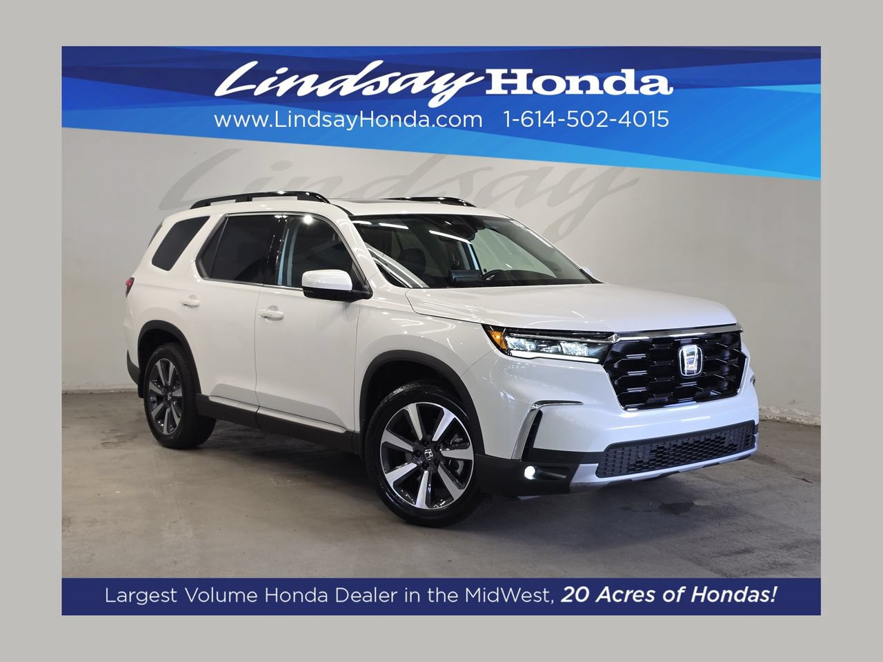 Used 2025 Honda Pilot Touring image 1