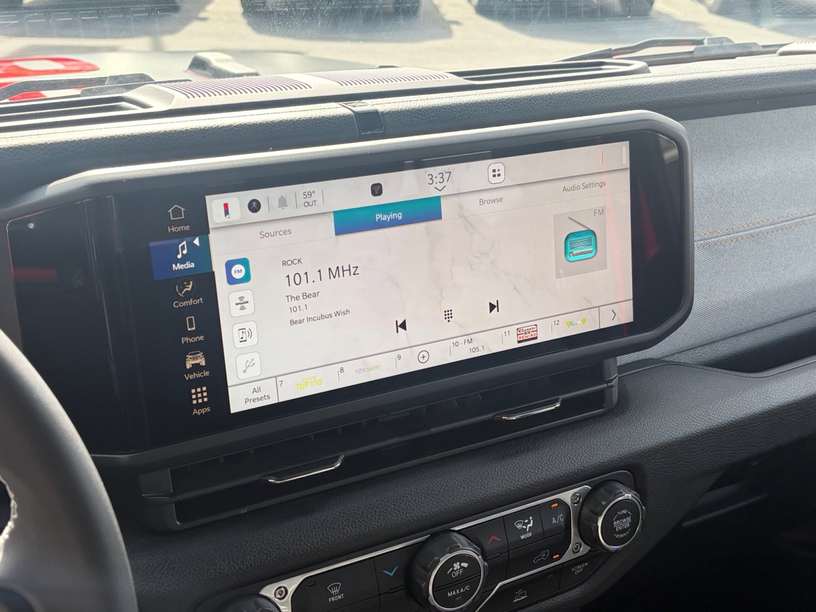 Used 2025 Jeep Gladiator Sport image 20