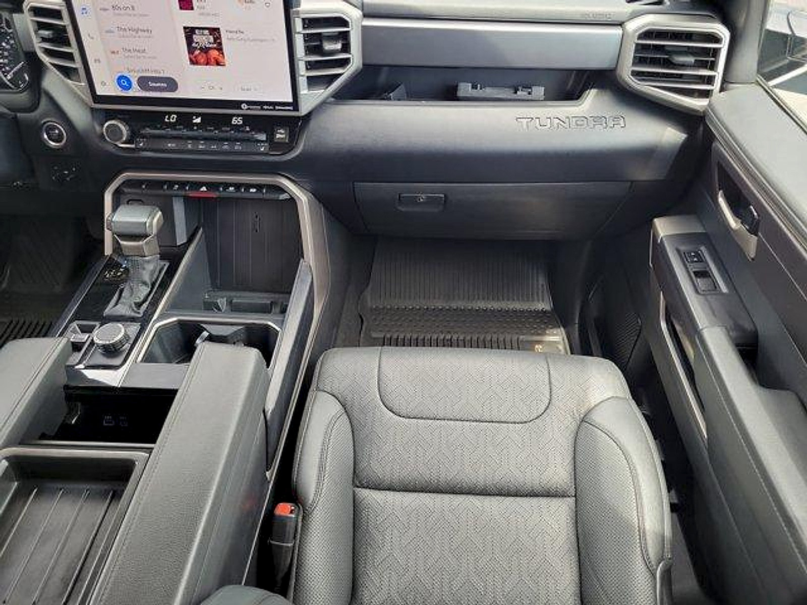 Used 2022 Toyota Tundra SR5 w/ SR5 Premium Package AWD/4WD image 19