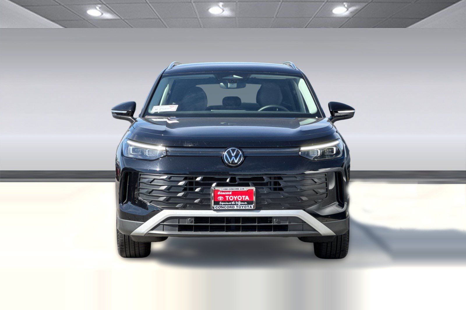 Used 2026 Volkswagen Tiguan SE AWD/4WD image 6