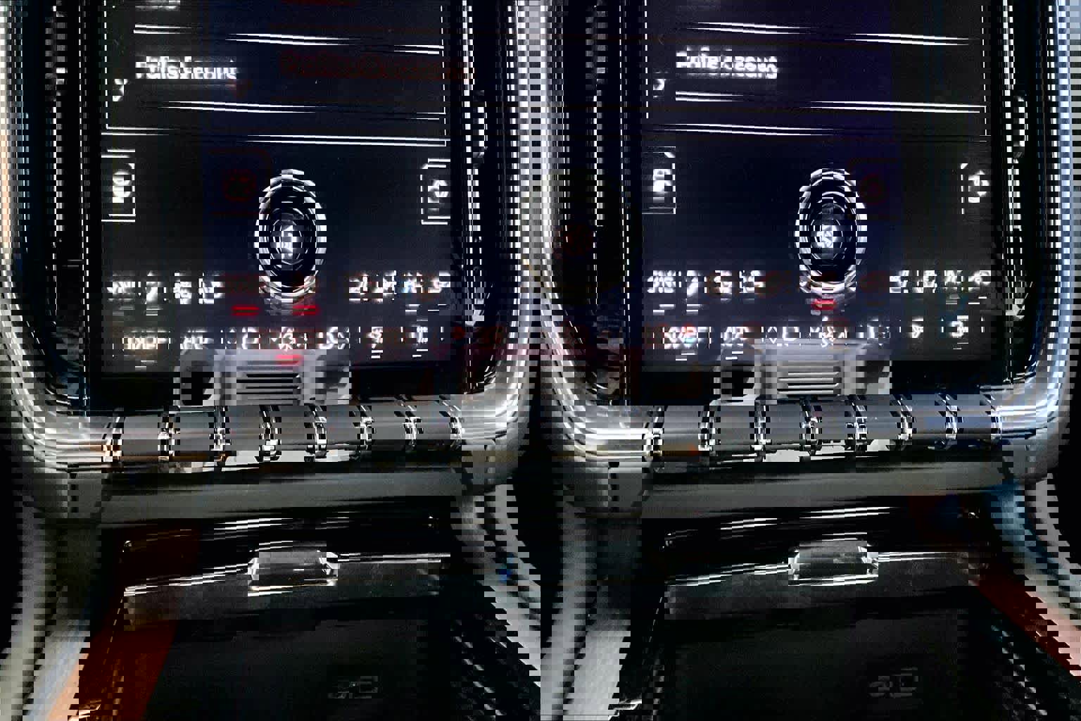 Used 2025 GMC Yukon XL Denali w/ Sun & Power Step Package image 35