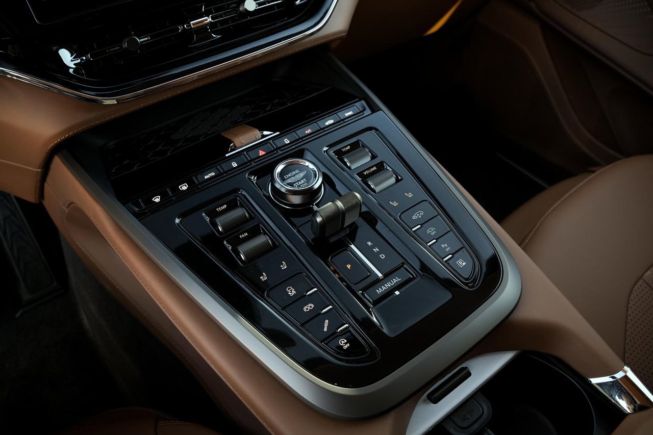 New 2026 Aston Martin DBX 707 image 26