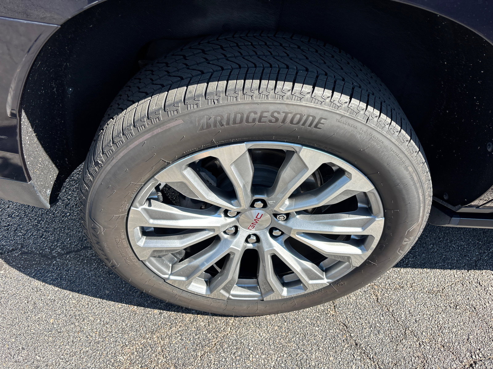 Used 2021 GMC Yukon Denali w/ Denali Premium Package image 10