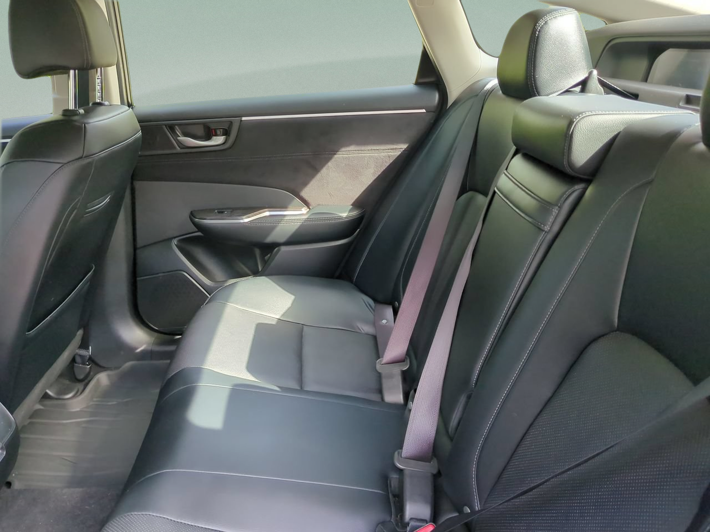 Certified 2018 Honda Clarity Touring image 18