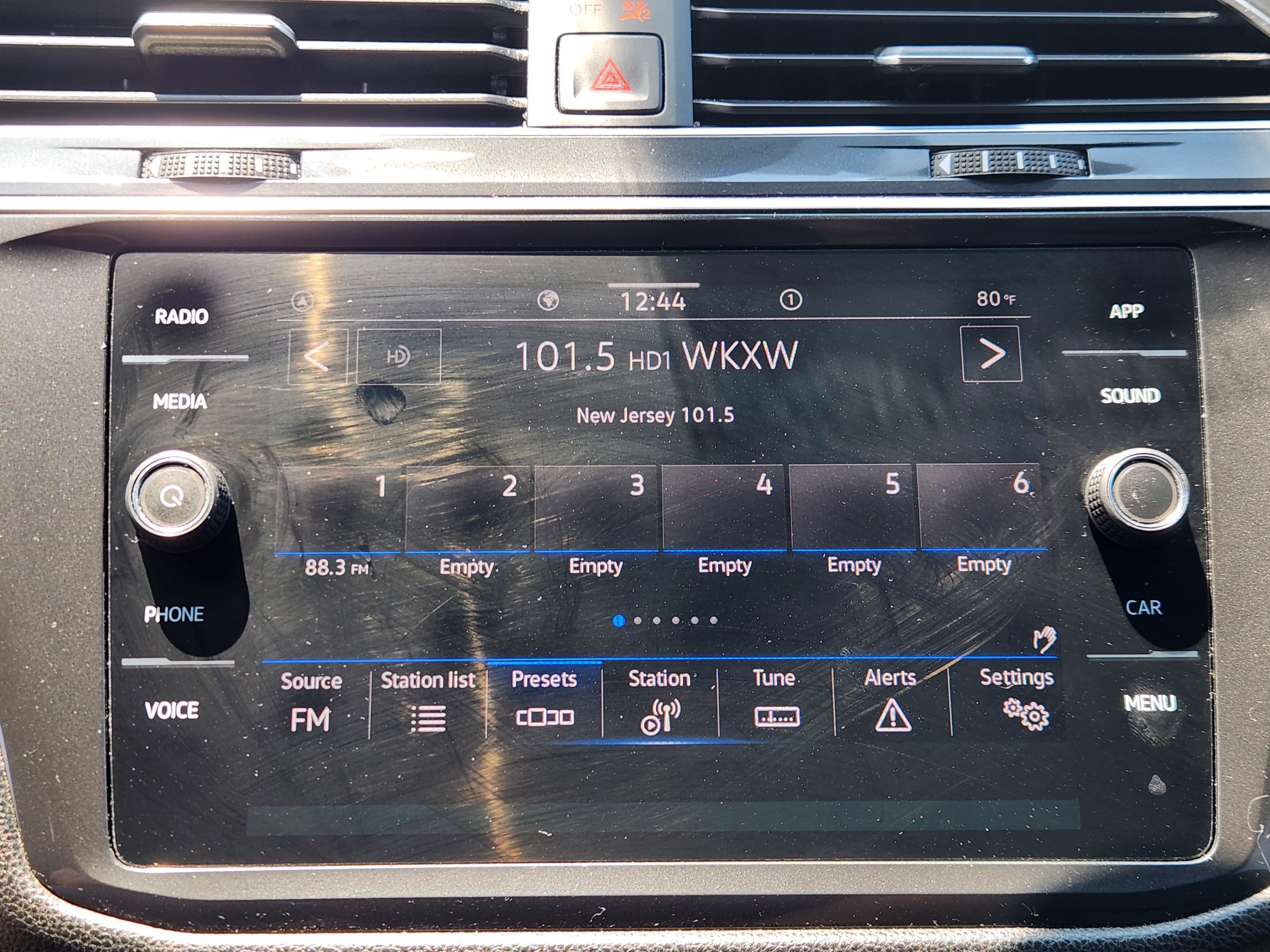 Certified 2022 Volkswagen Tiguan SE R-Line FWD image 11