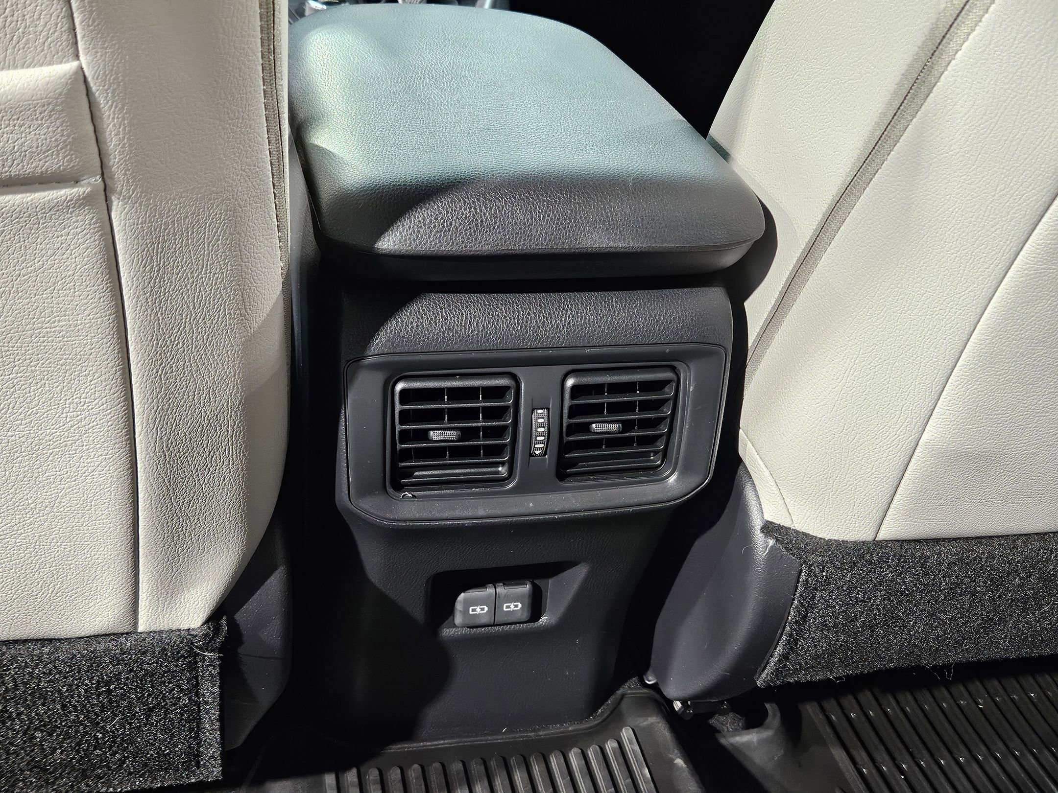 Used 2023 Toyota RAV4 XLE image 38