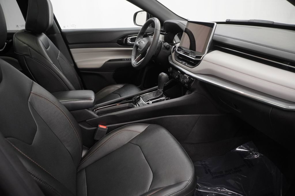 Certified 2023 Jeep Compass Limited w/ Sun and Sound Group AWD/4WD image 48