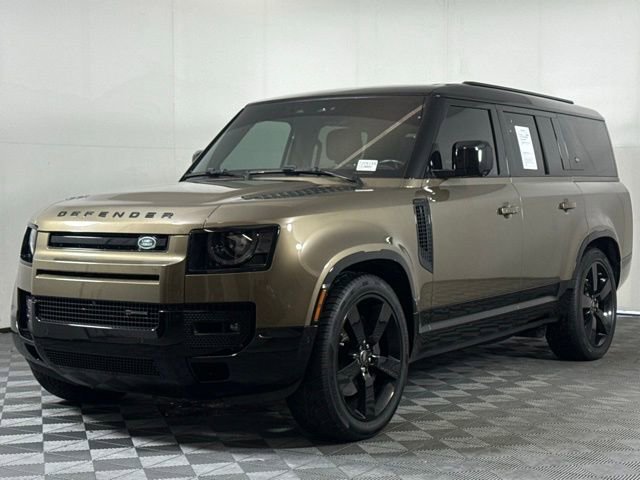 Used 2023 Land Rover Defender 130 X-Dynamic SE image 2