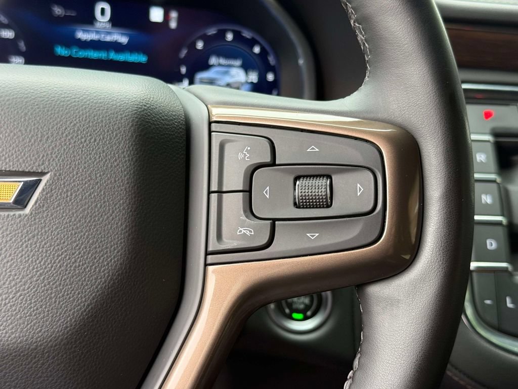 Used 2023 Chevrolet Suburban High Country w/ Premium Package 2 AWD/4WD image 32