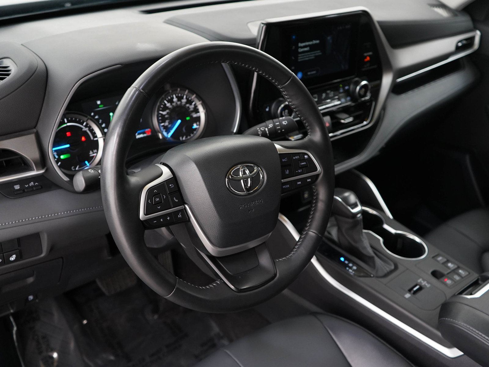 Used 2025 Toyota Highlander XLE AWD/4WD image 22