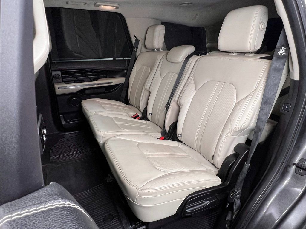 Used 2019 Ford Expedition Platinum image 14