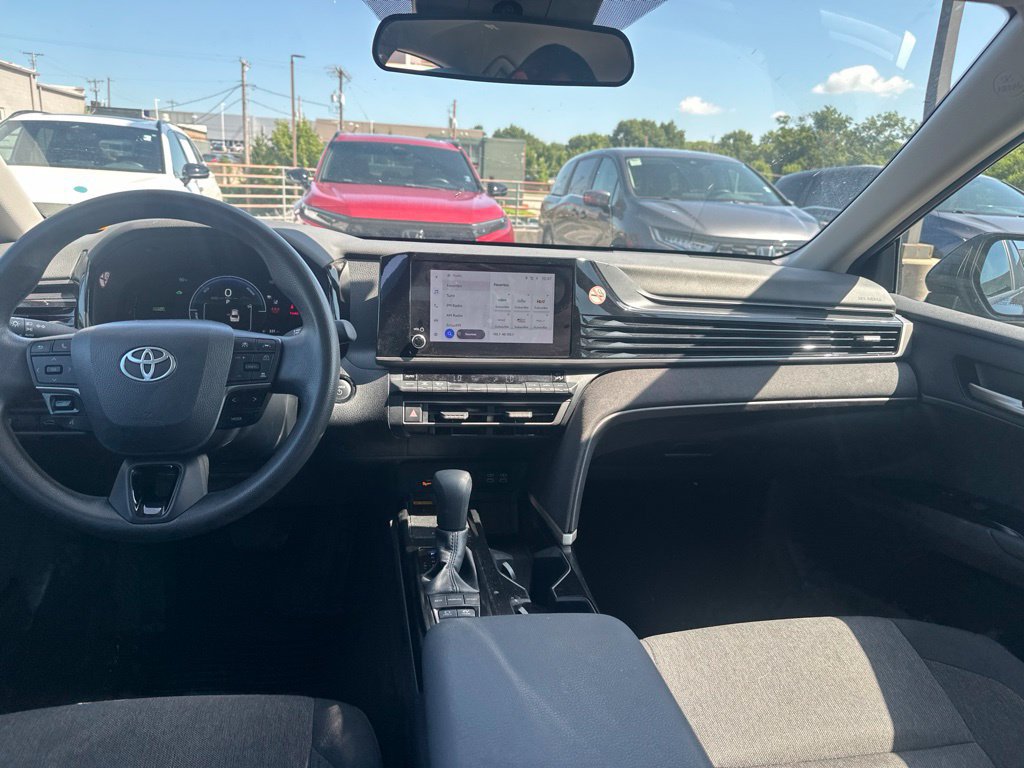 Used 2025 Toyota Camry LE FWD image 31