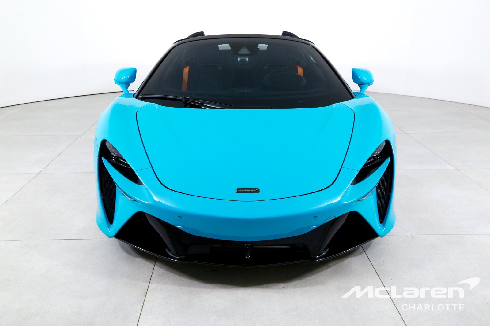 Used 2025 McLaren Artura Spider RWD image 5