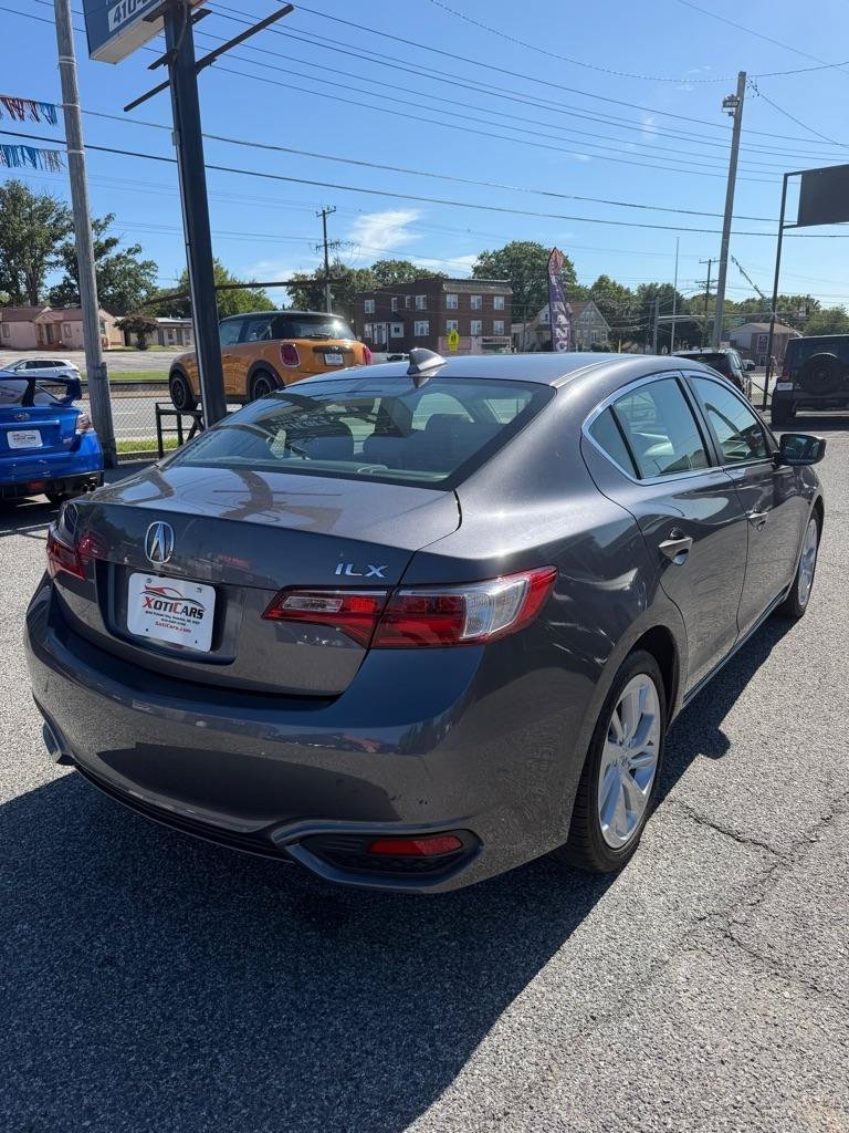 Used 2018 Acura ILX FWD image 6