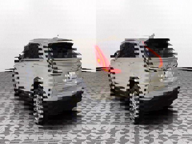 Certified 2024 Cadillac XT4 Luxury FWD image 4