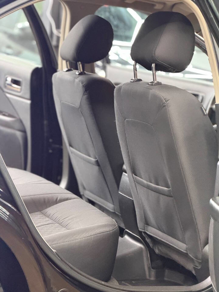 Used 2012 Ford Fusion SE image 8