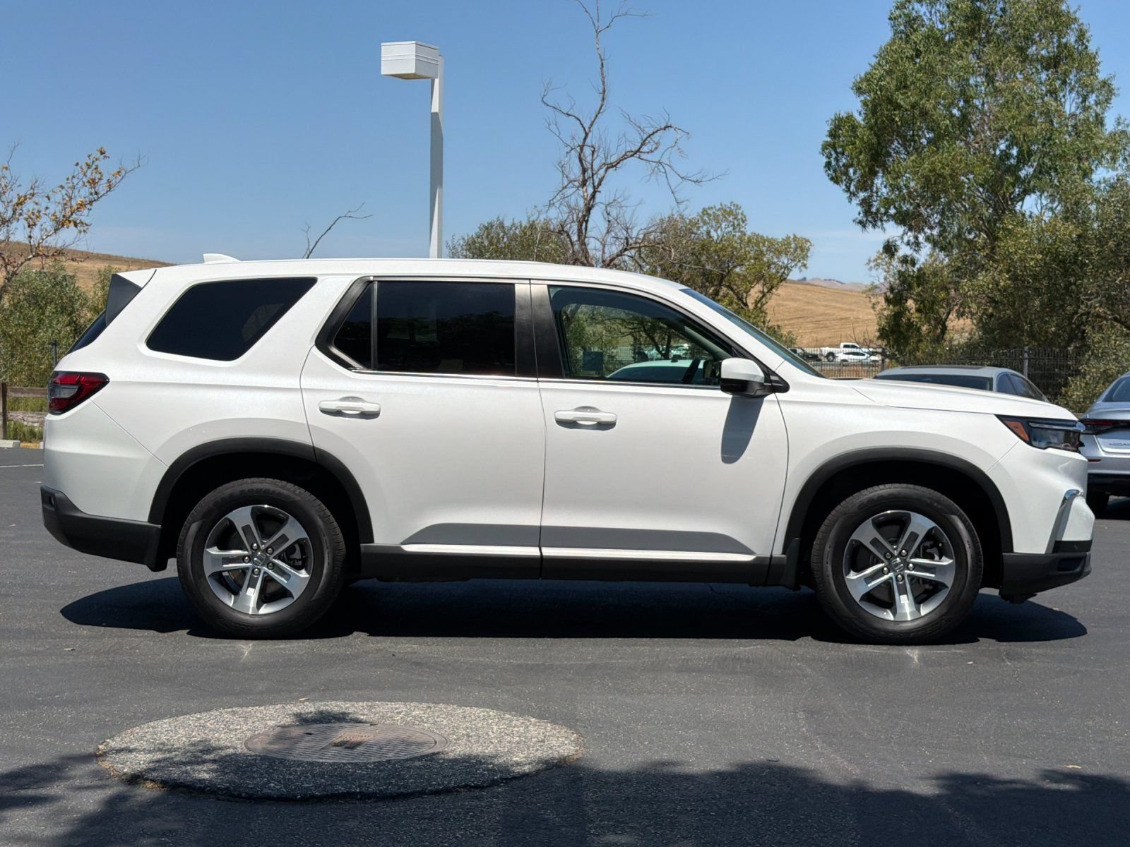 Used 2025 Honda Pilot EX-L image 7