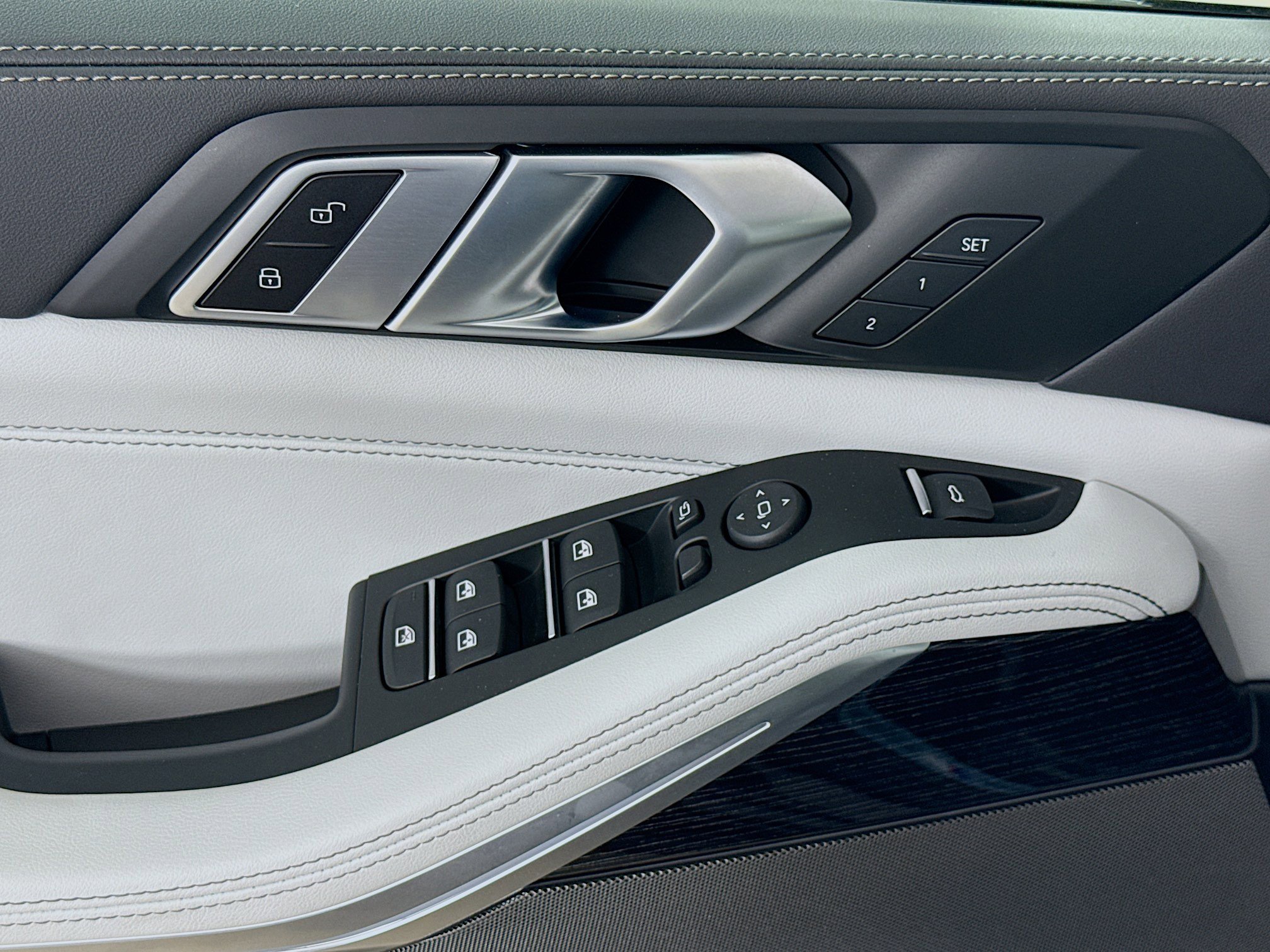 Used 2026 BMW X5 sDrive40i w/ M Sport Package RWD image 18