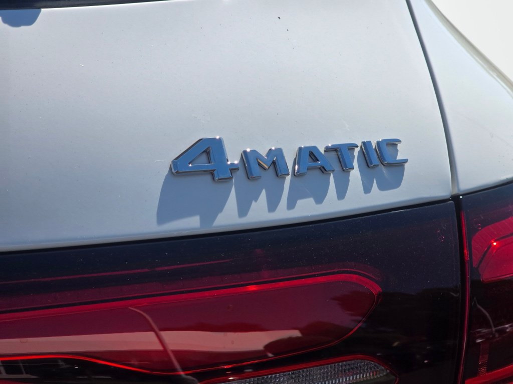New 2027 Mercedes-Benz GLC 300 4MATIC image 31