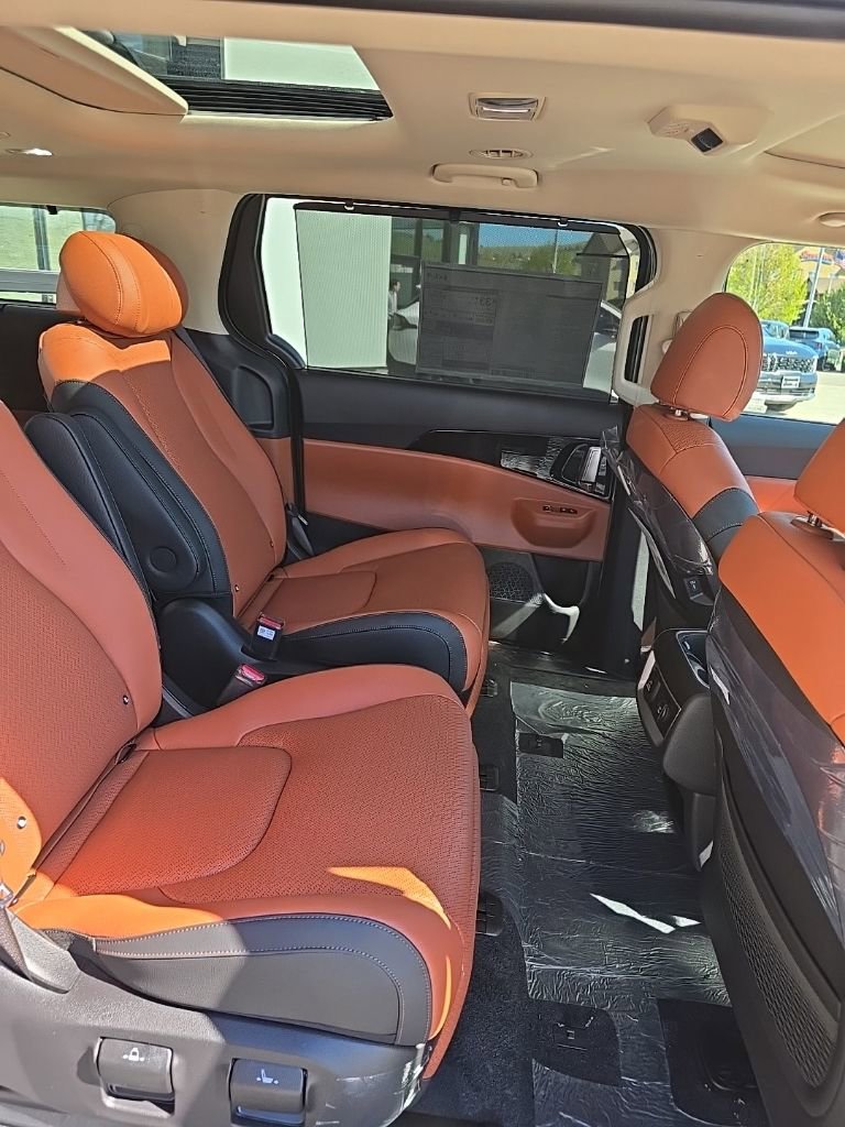 New 2025 Kia Carnival SX Prestige image 11
