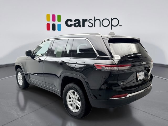 Used 2023 Jeep Grand Cherokee Laredo image 3