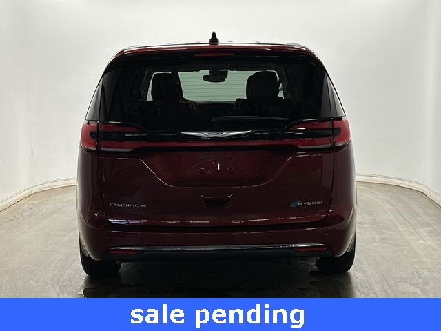 Used 2023 Chrysler Pacifica Touring-L image 4