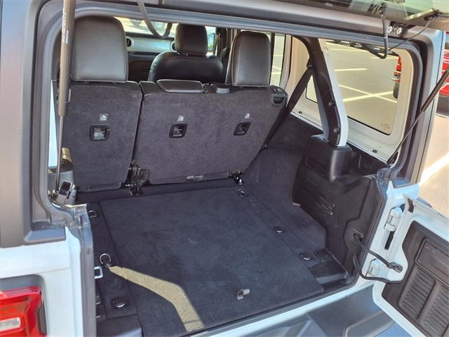Used 2019 Jeep Wrangler Unlimited Sahara w/ Safety Group image 30