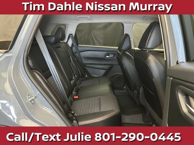 Used 2025 Nissan Rogue SV AWD/4WD image 18
