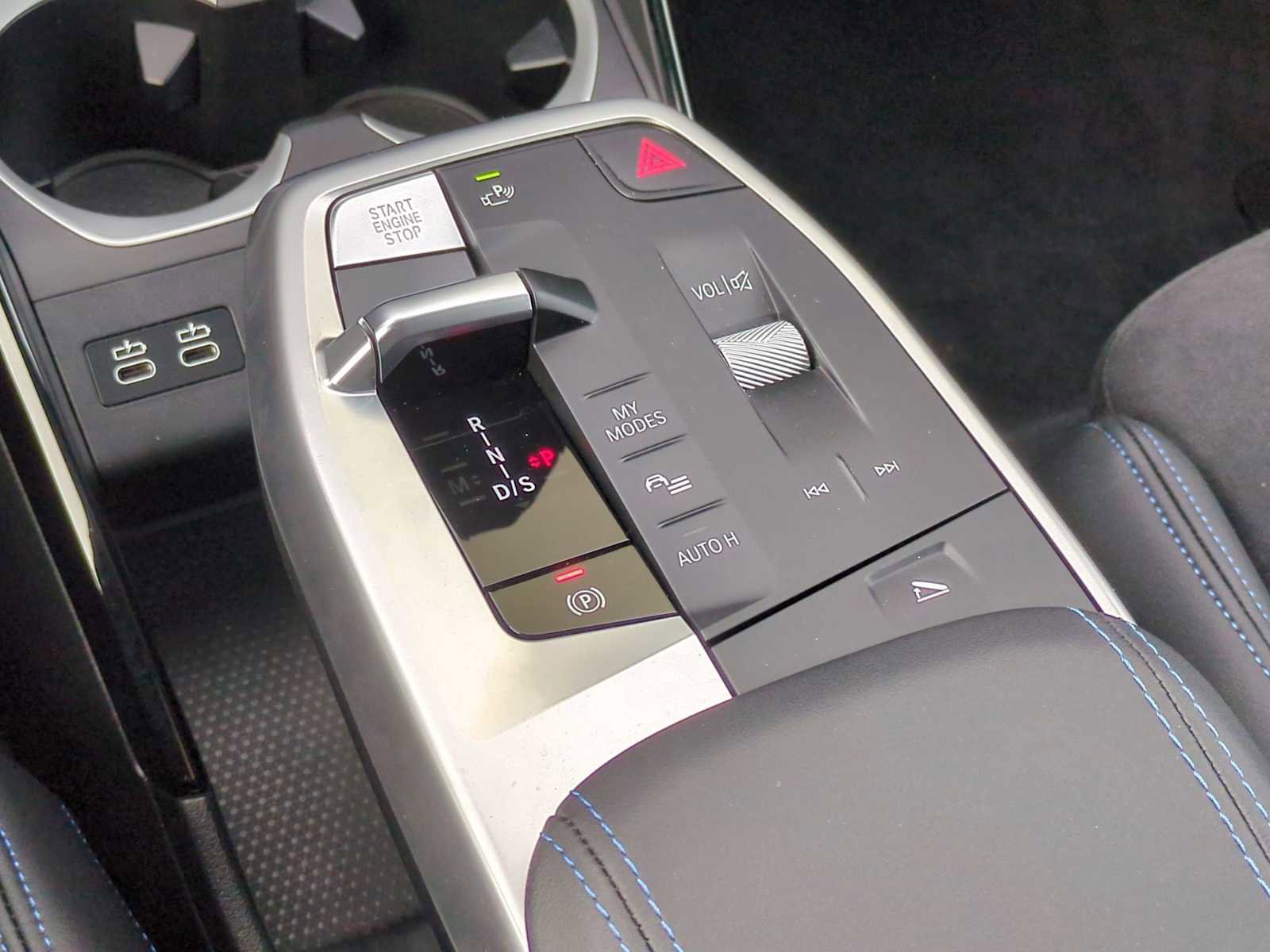 Used 2025 BMW X1 M35i w/ Premium Package image 34