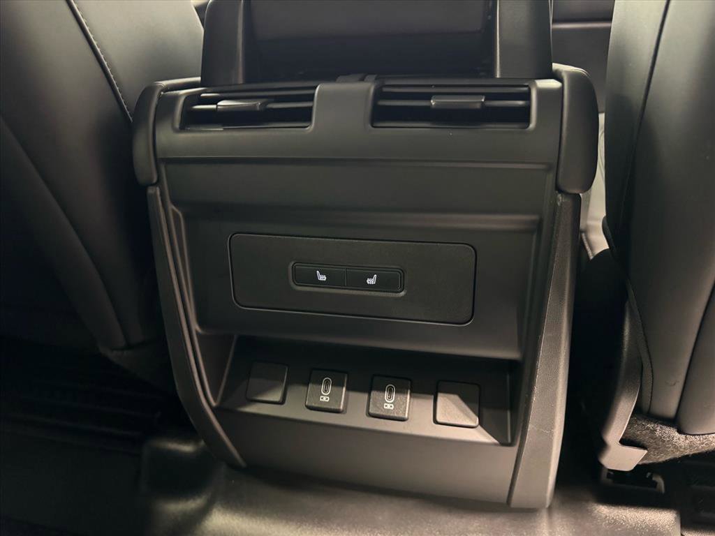 Used 2026 Land Rover Defender 110 S image 38