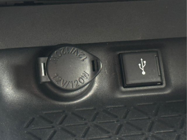 Used 2022 Toyota RAV4 XLE AWD/4WD image 19