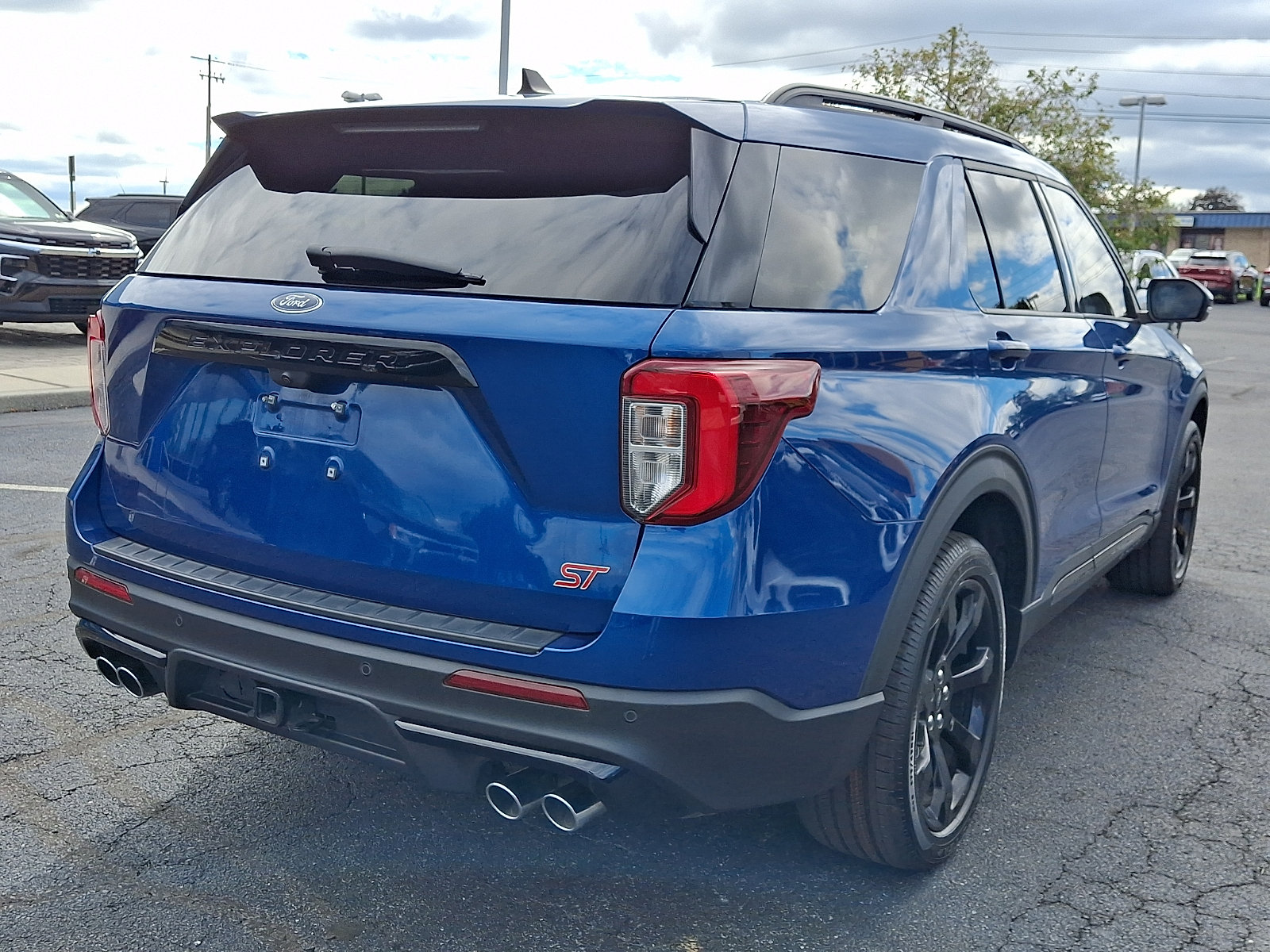 Used 2023 Ford Explorer ST w/ Equipment Group 401A AWD/4WD image 6