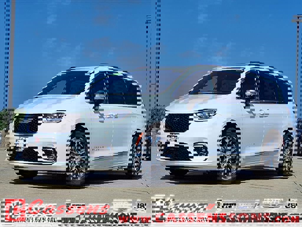 New 2026 Chrysler Pacifica Pinnacle image 1