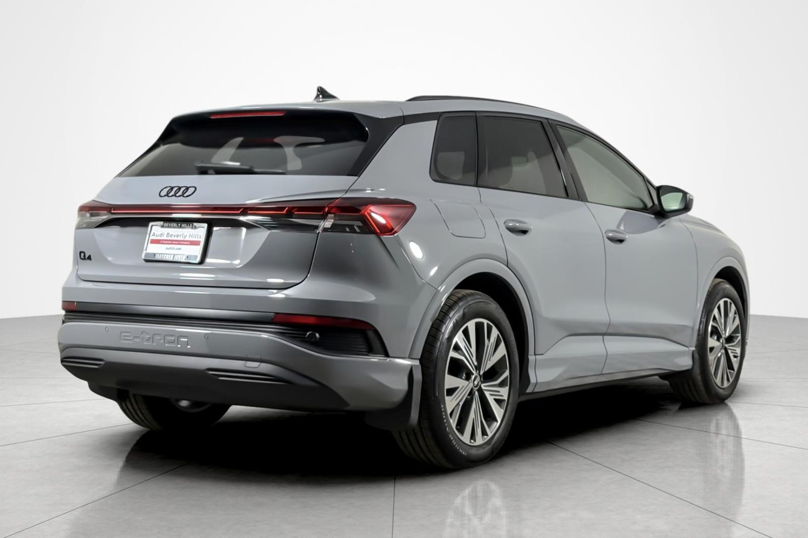 Used 2025 Audi Q4 e-tron Premium RWD image 5