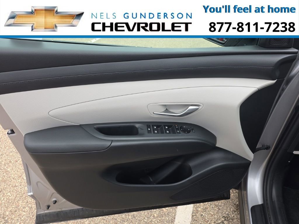 Used 2025 Hyundai Tucson SE AWD/4WD image 15