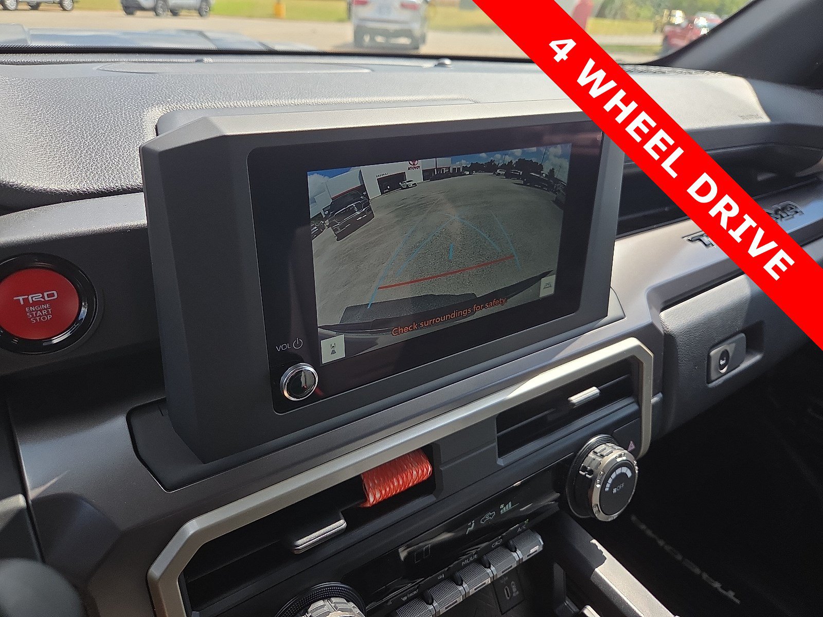 Used 2025 Toyota Tacoma TRD Sport AWD/4WD image 17