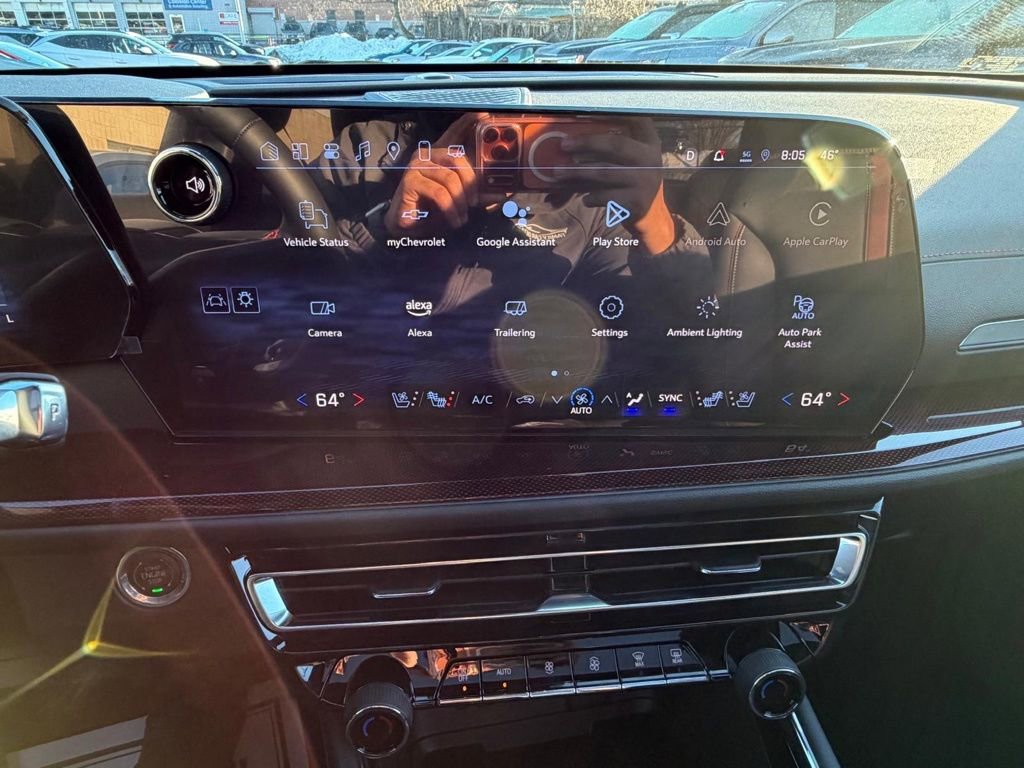 Used 2025 Chevrolet Traverse RS image 26