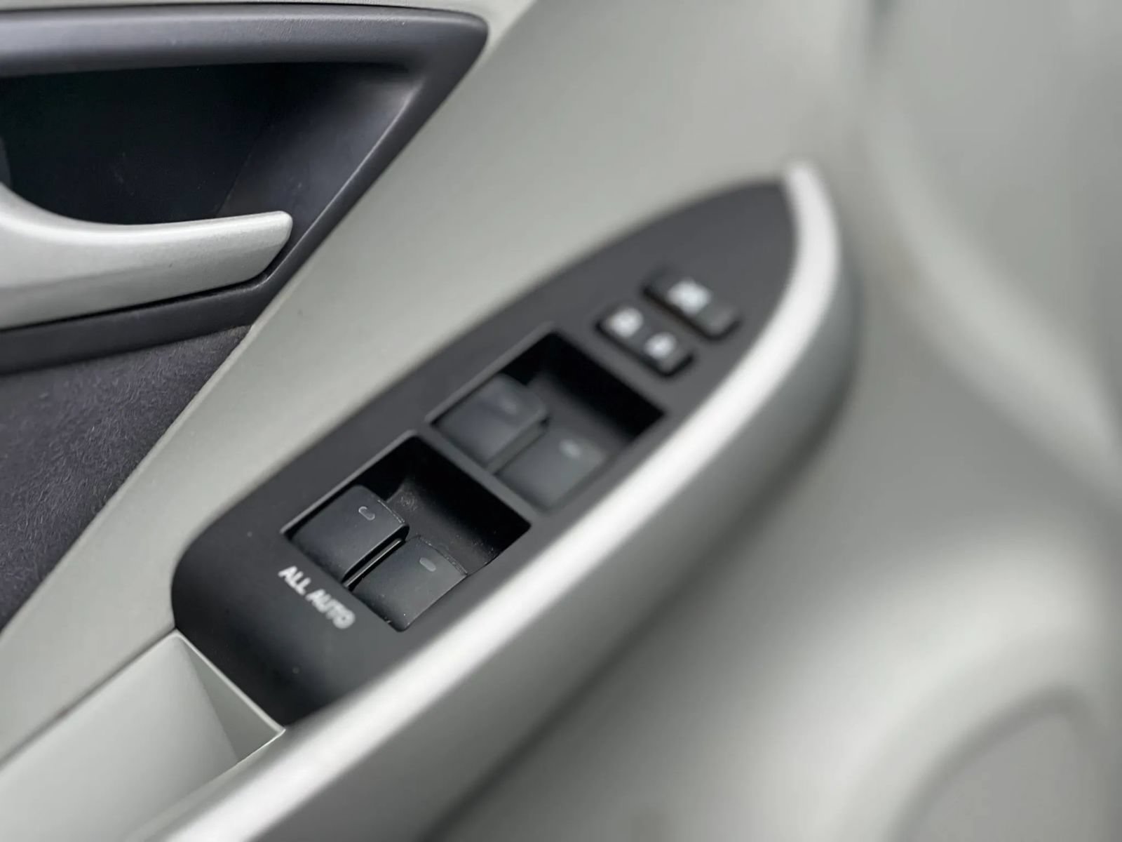 Used 2010 Toyota Prius FWD image 6